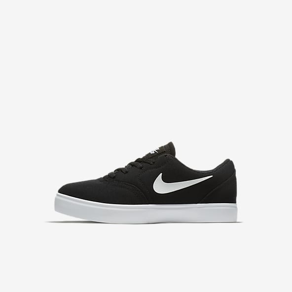 Black Skate Shoes. Nike